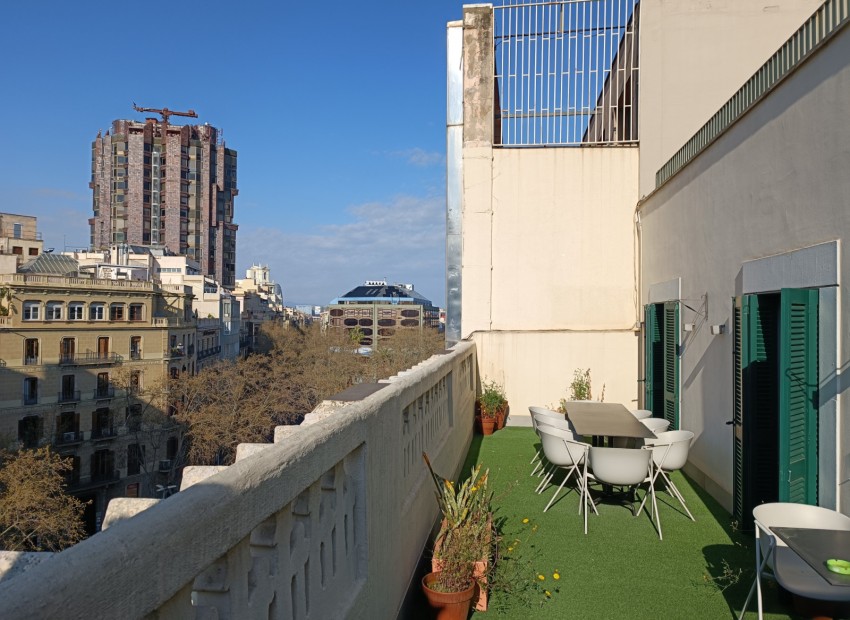 Alquiler - Edificio  -
Barcelona - Eixample