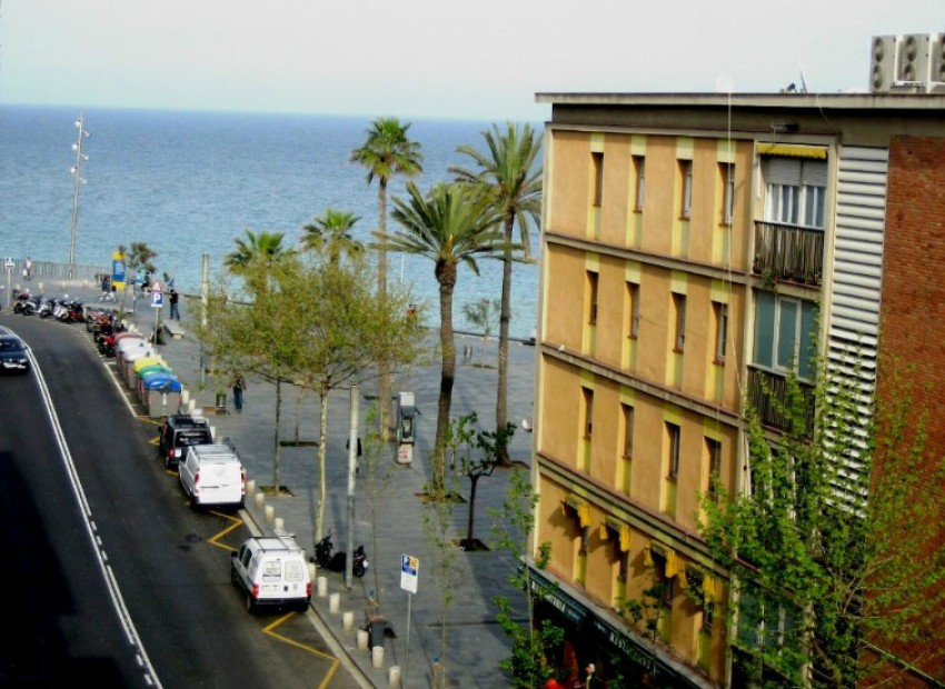 Продажа - Piso -
Barcelona