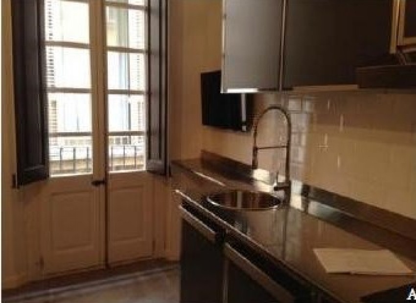 Продажа - Здание -
Barcelona