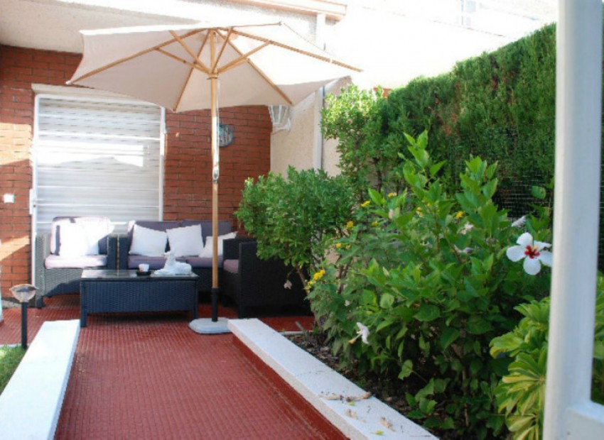 Sale - Adosado -
Cambrils