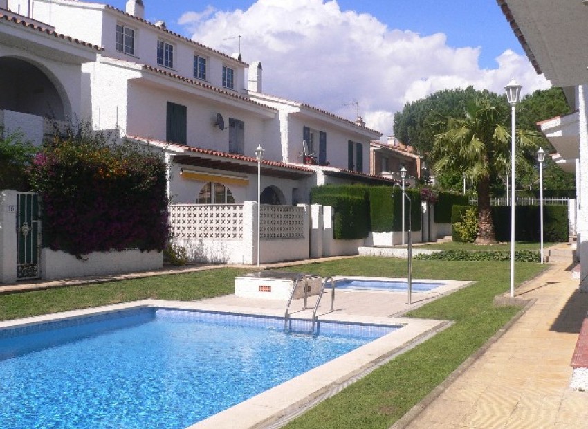 Sale - Adosado -
Cambrils