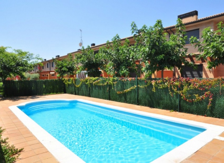 Sale - Adosado -
Cambrils