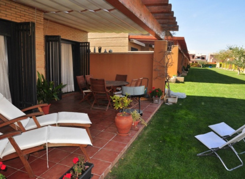 Sale - Adosado -
Cambrils