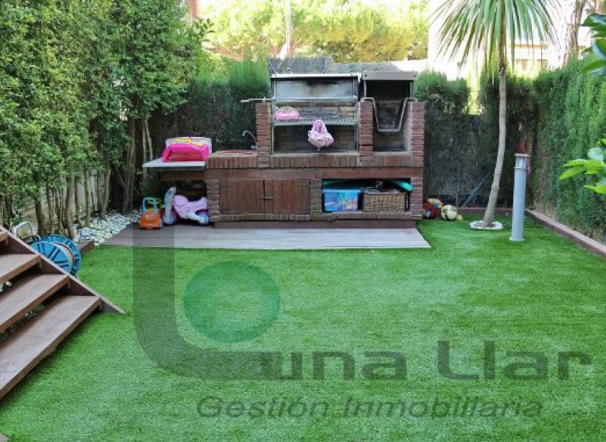 Sale - Adosado -
Gava