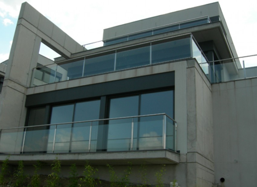 Sale - Chalet -
Barcelona