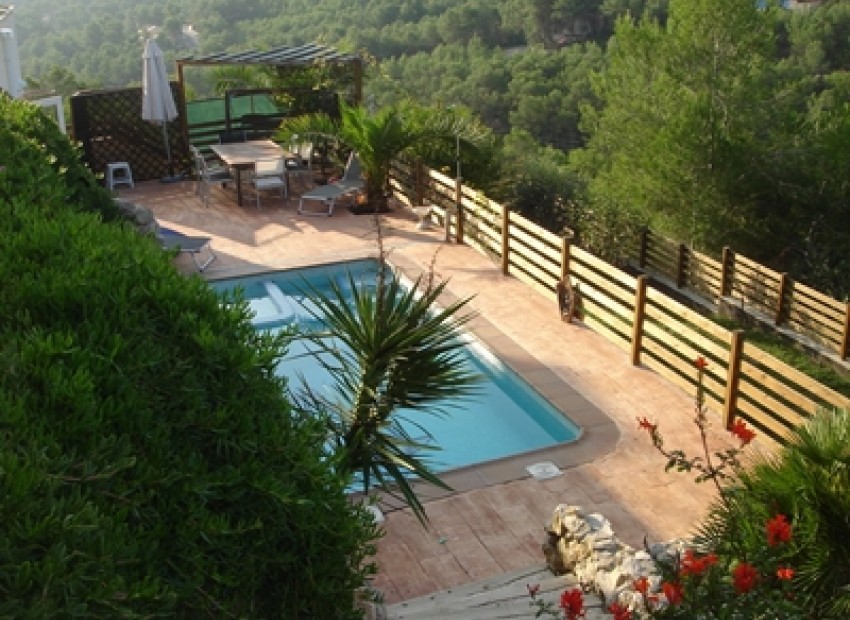 Sale - Chalet -
Barcelona