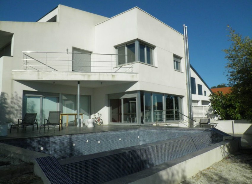 Sale - Chalet -
Calafell