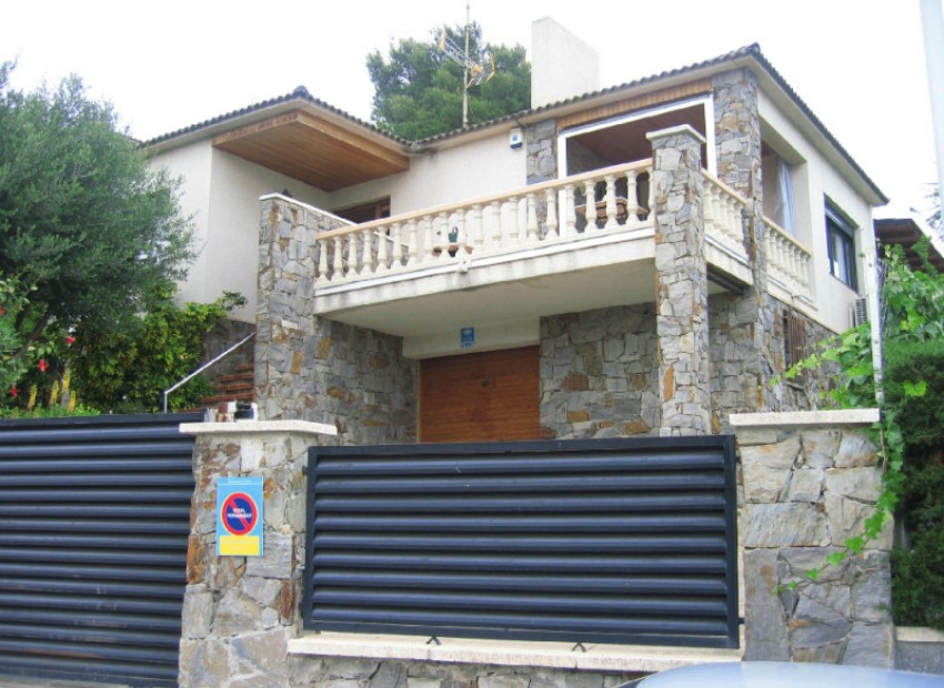 Sale - Chalet -
Calafell