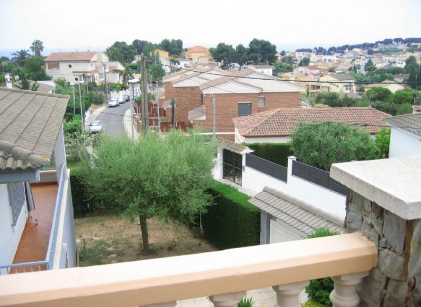 Sale - Chalet -
Calafell