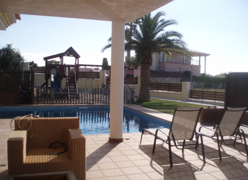 Sale - Chalet -
Calafell