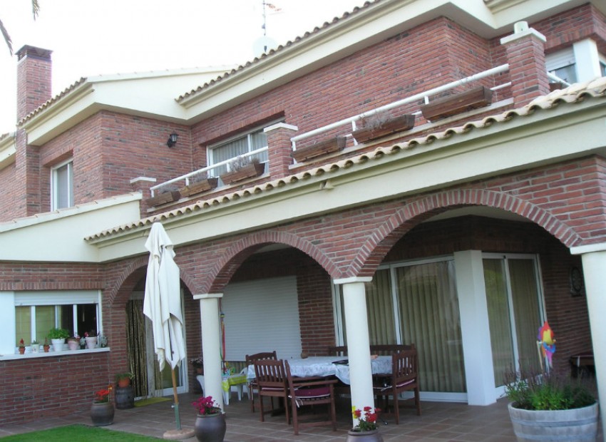 Sale - Chalet -
Calafell