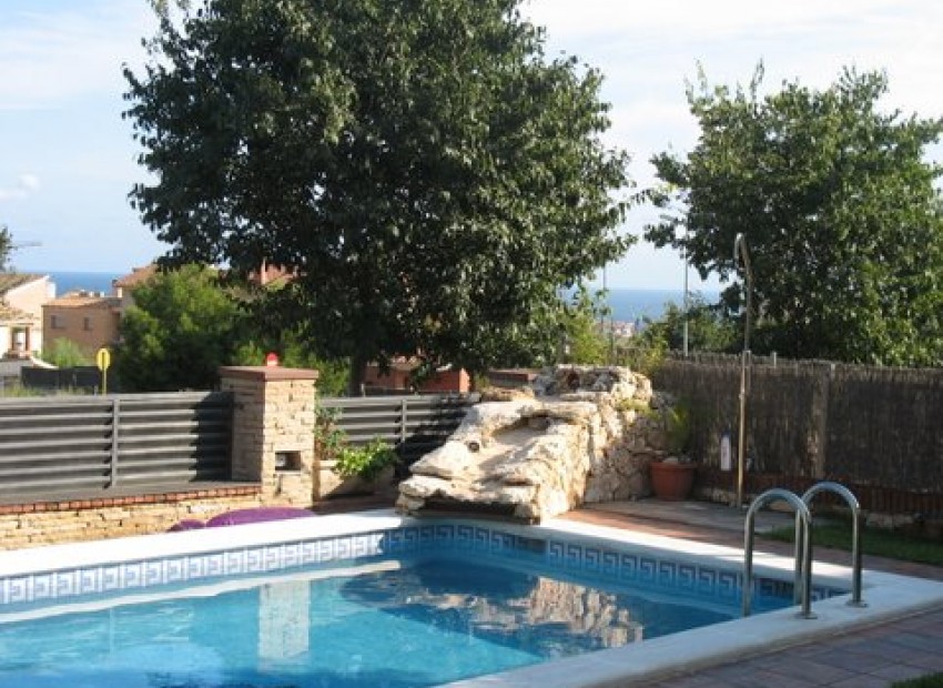 Sale - Chalet -
Calafell