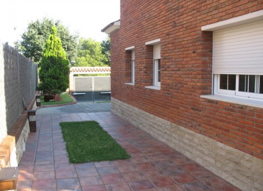 Sale - Chalet -
Calafell