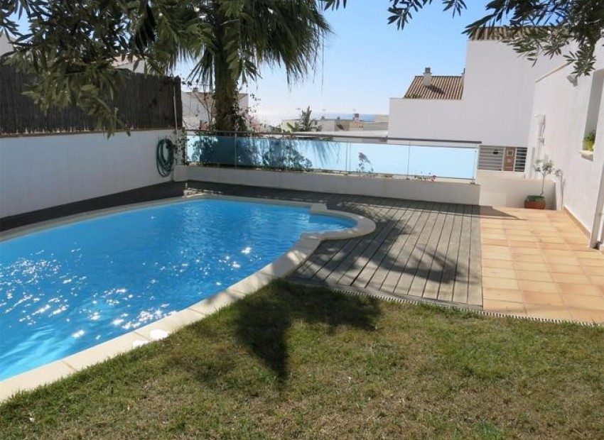 Sale - Chalet -
Calafell