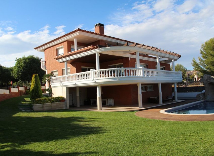 Sale - Chalet -
Calafell