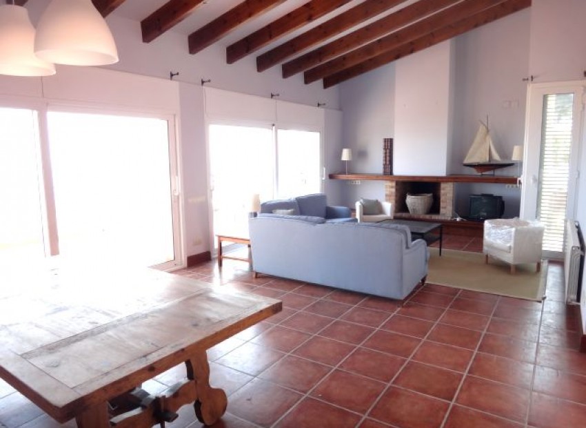 Sale - Chalet -
Castelldefels
