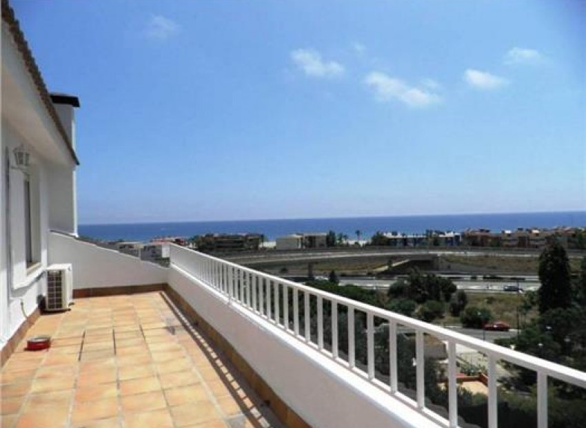 Sale - Chalet -
Castelldefels