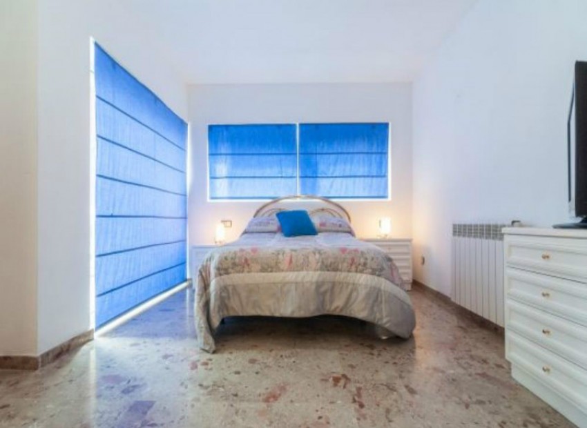 Sale - Chalet -
Castelldefels