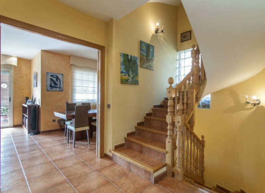 Sale - Chalet -
Castelldefels