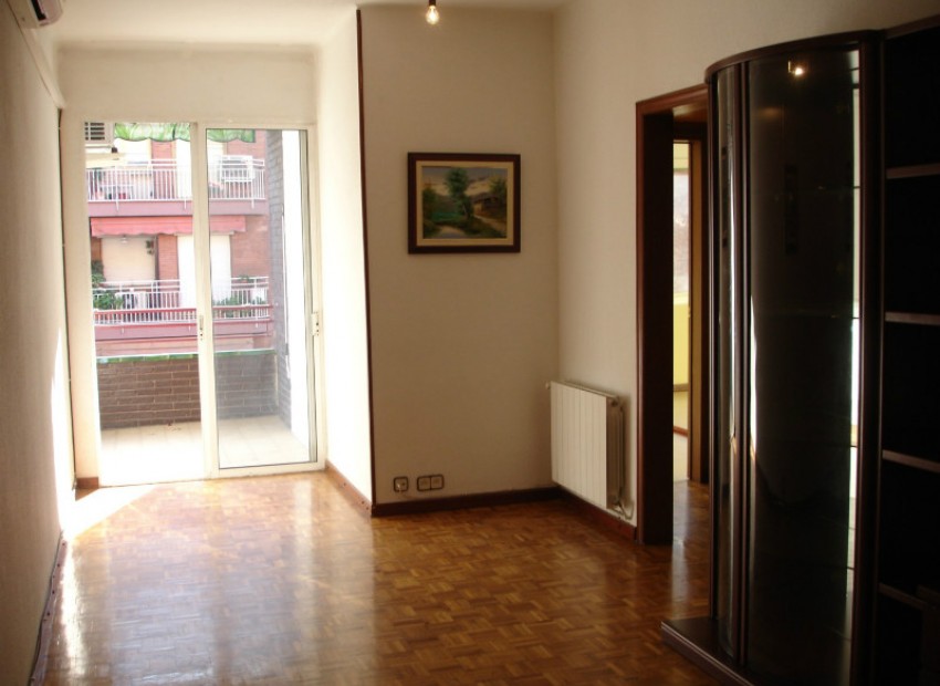 Sale - Piso -
Barcelona