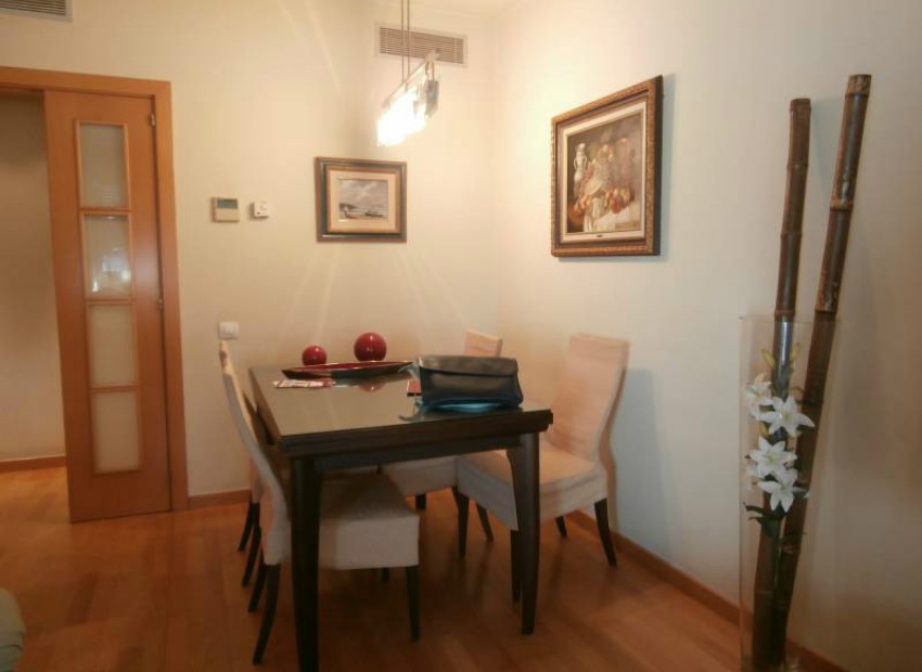 Sale - Piso -
Barcelona