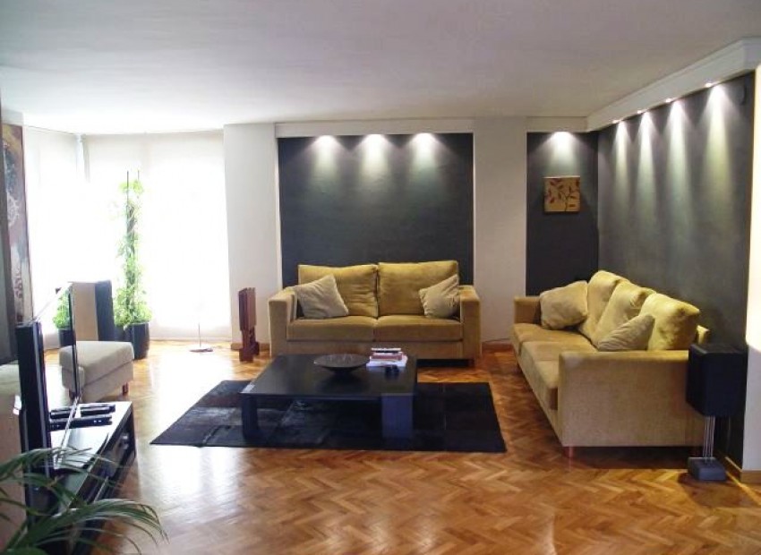 Sale - Piso -
Barcelona