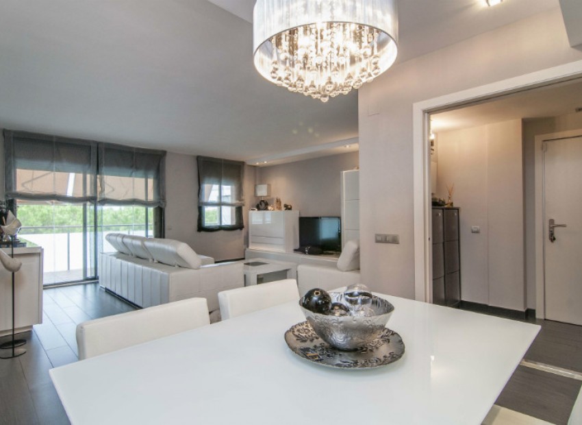 Sale - Piso -
Barcelona