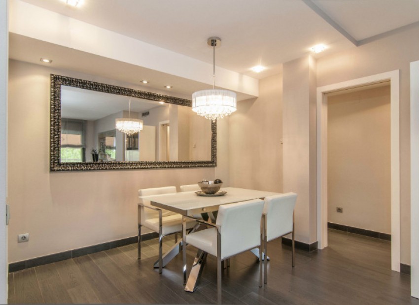 Sale - Piso -
Barcelona