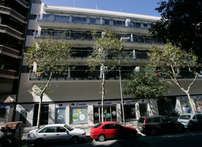 Sale - Piso -
Barcelona