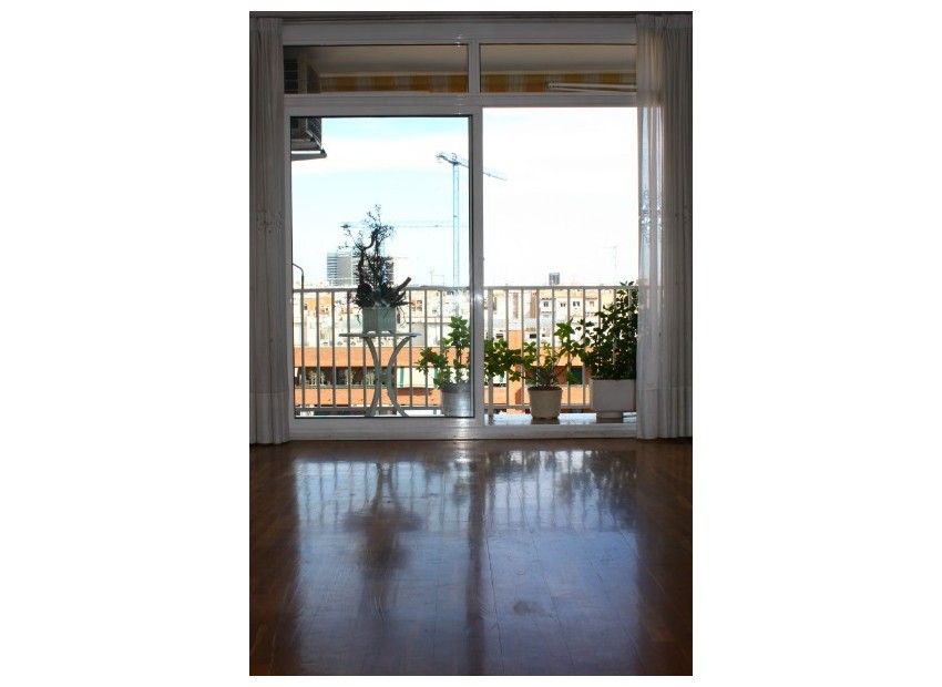 Sale - Piso -
Barcelona