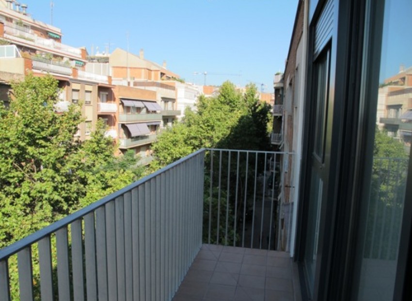 Sale - Piso -
Barcelona