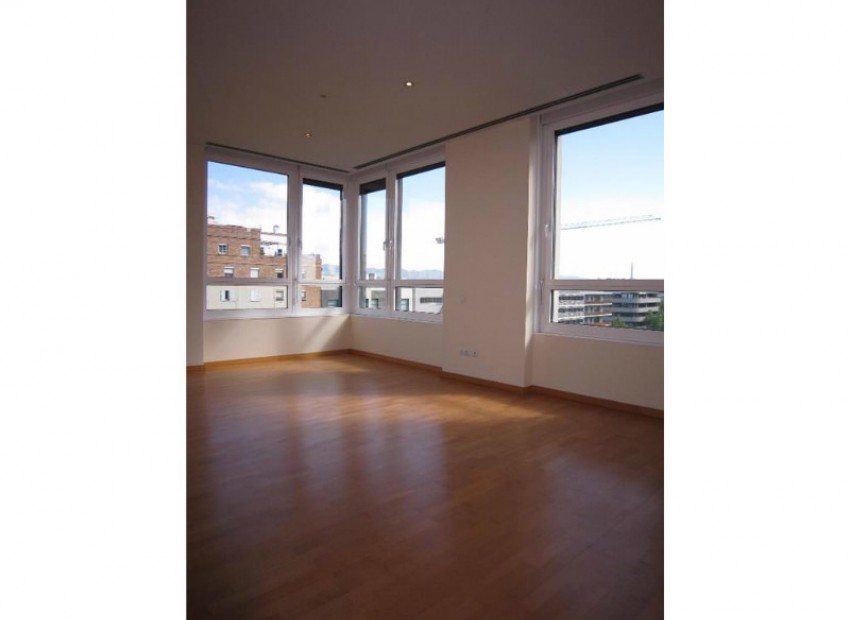 Sale - Piso -
Barcelona