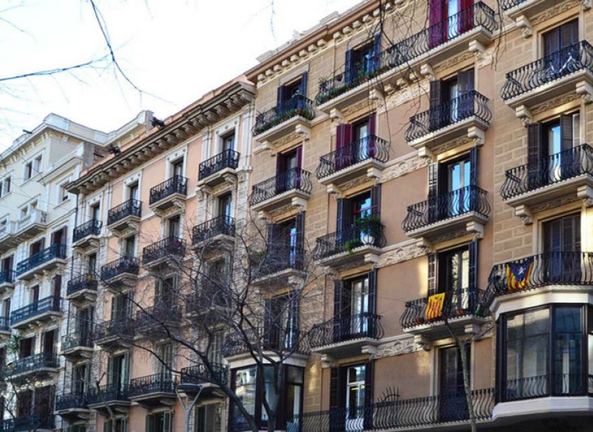 Sale - Piso -
Barcelona