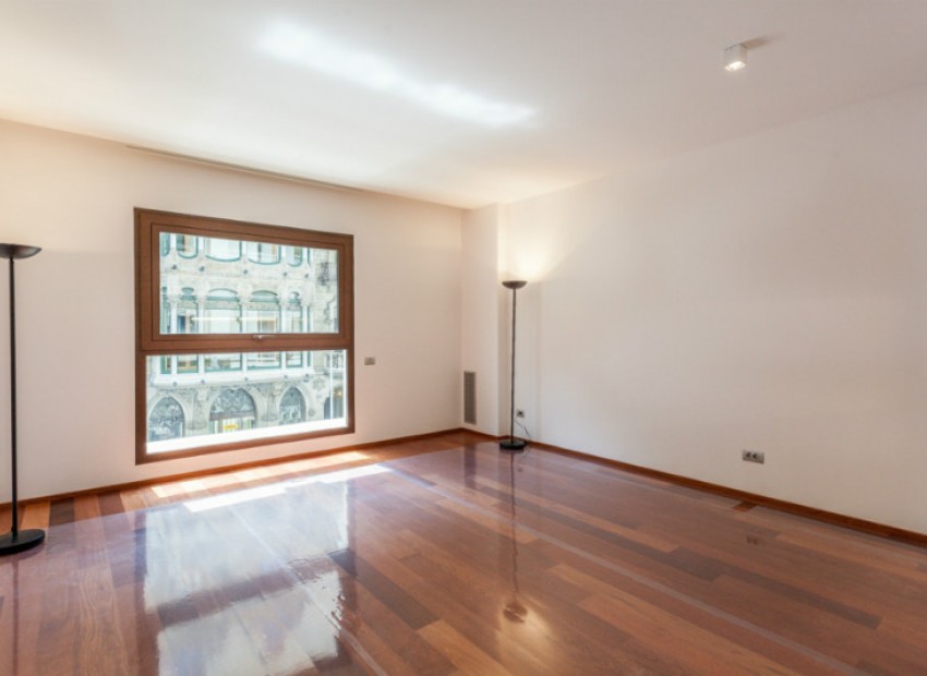 Sale - Piso -
Barcelona