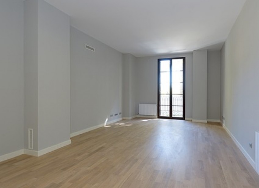 Sale - Piso -
Barcelona