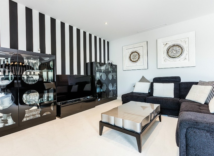 Sale - Piso -
Barcelona