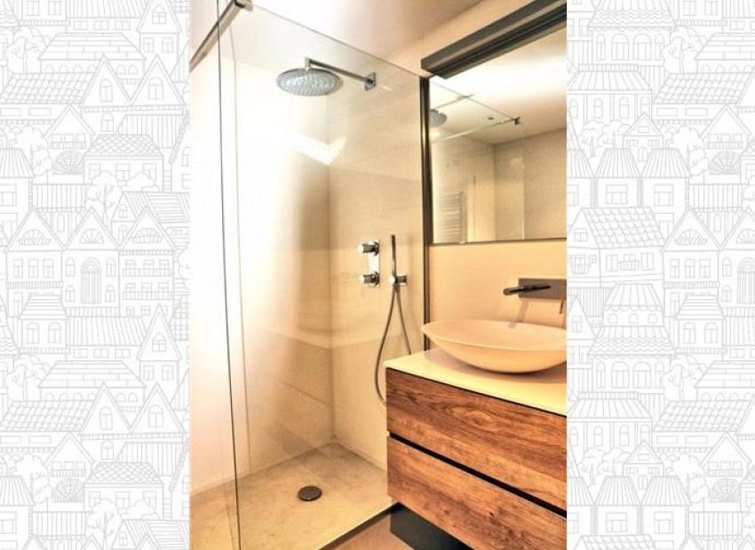 Sale - Piso -
Barcelona