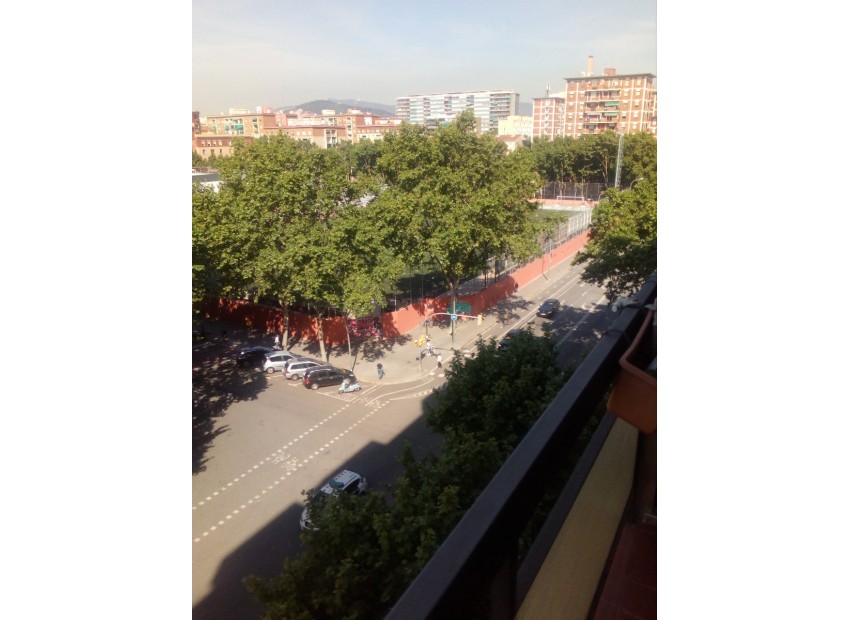 Sale - Piso -
Barcelona