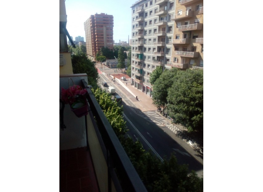 Sale - Piso -
Barcelona