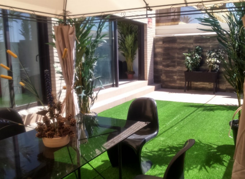 Sale - Piso -
Coma Ruga