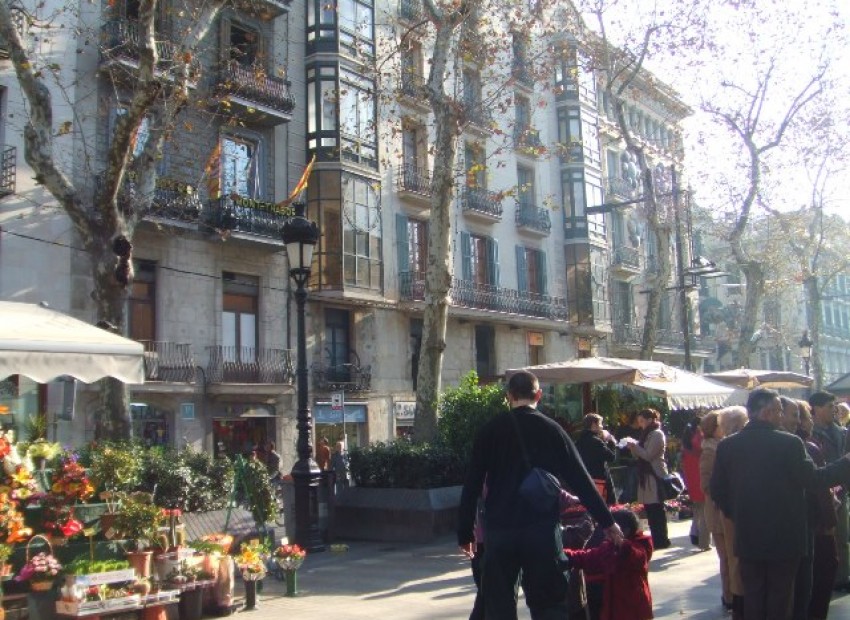 Sale - Piso -
Eixample