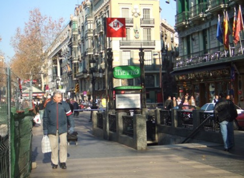 Sale - Piso -
Eixample