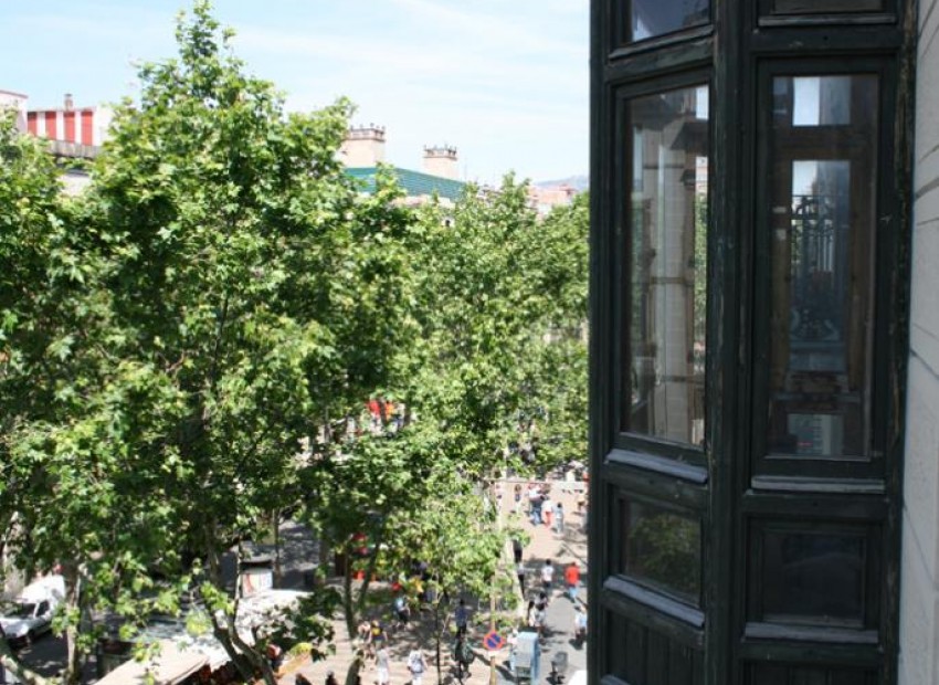 Sale - Piso -
Eixample