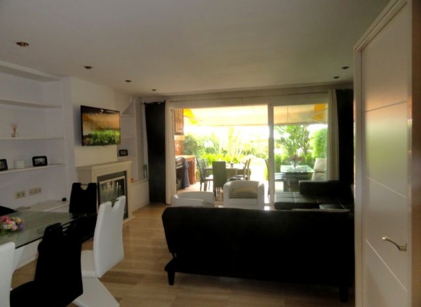 Venda - Adosado -
Gava