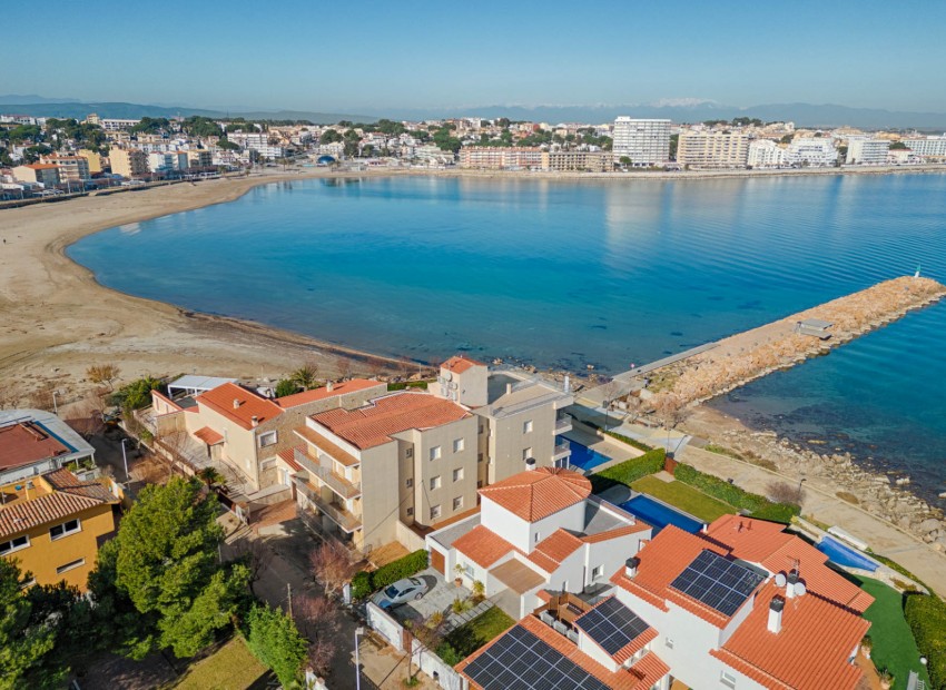 Venda - Chalet -
Roses, Empuriabrava, L'Escala - 1