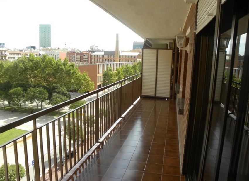 Venda - Piso -
Barcelona