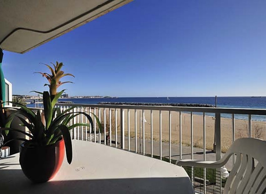 Venda - Piso -
Patja de Aro - Sant Feliu de Guixols - Sant Antoni de Calonge - Costa