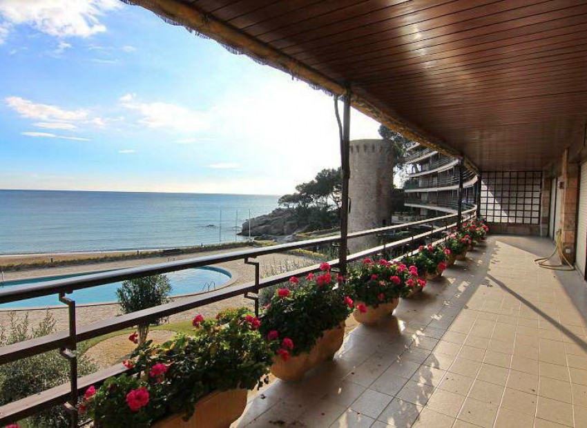 Venda - Piso -
Patja de Aro - Sant Feliu de Guixols - Sant Antoni de Calonge - Costa