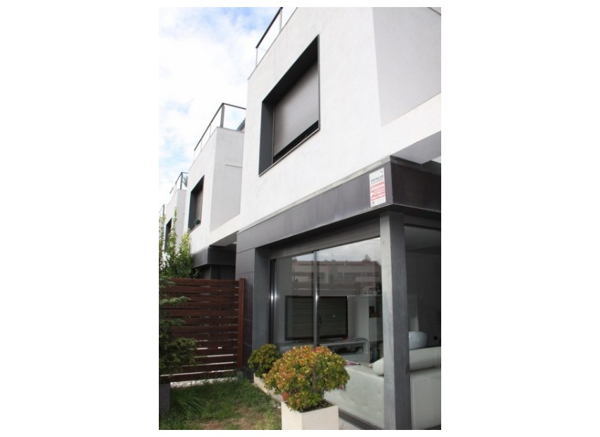 Venta - Adosado -
Barcelona