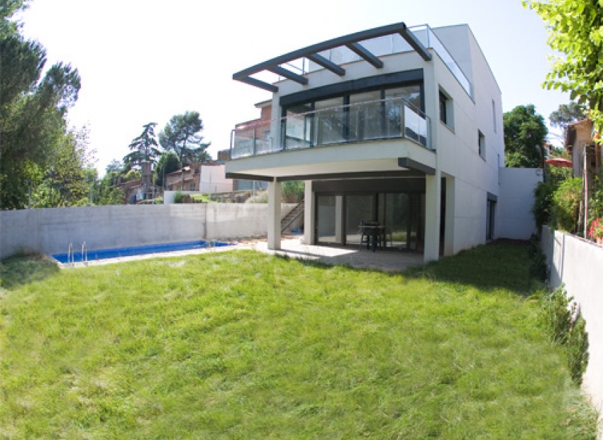Venta - Chalet -
Barcelona